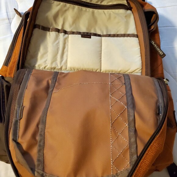 Da Kine boarder's backpack - Picture 3 of 5